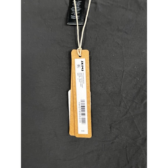 SKIMS Fits Everybody Short Sleeve T-Shirt Onyx size Large NWT AP-TSH-0649 BLACK - Picture 2 of 6